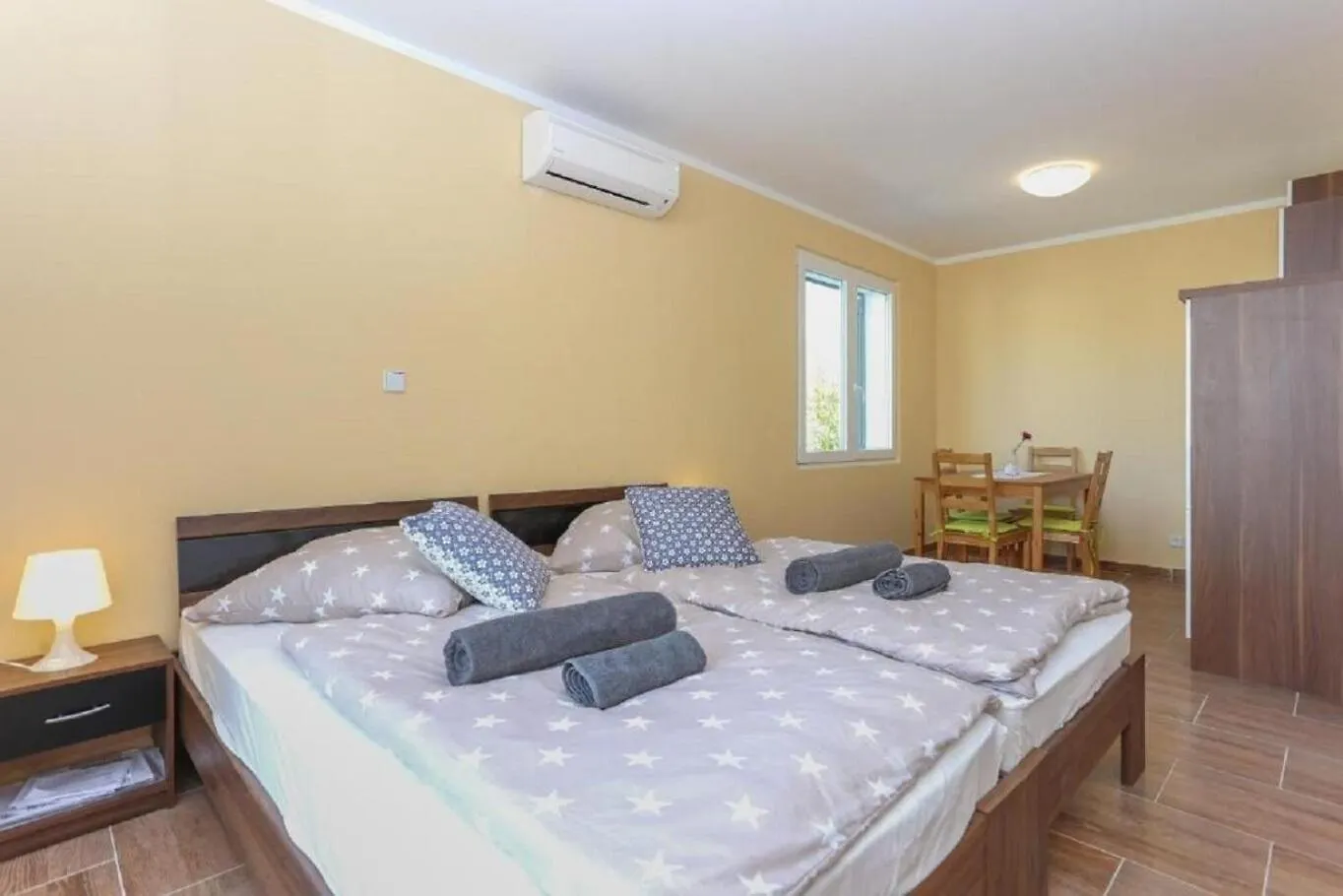 Apartments Slavko With Terrace : Kastela Croatia